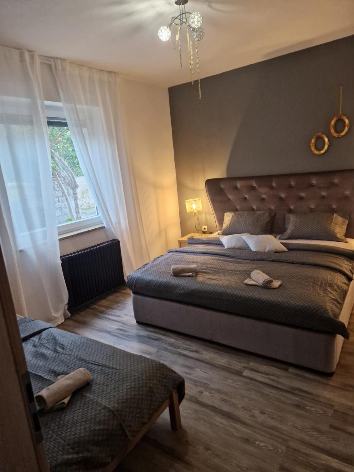 Apartmans Robo โคเปร์ ภายนอก รูปภาพ