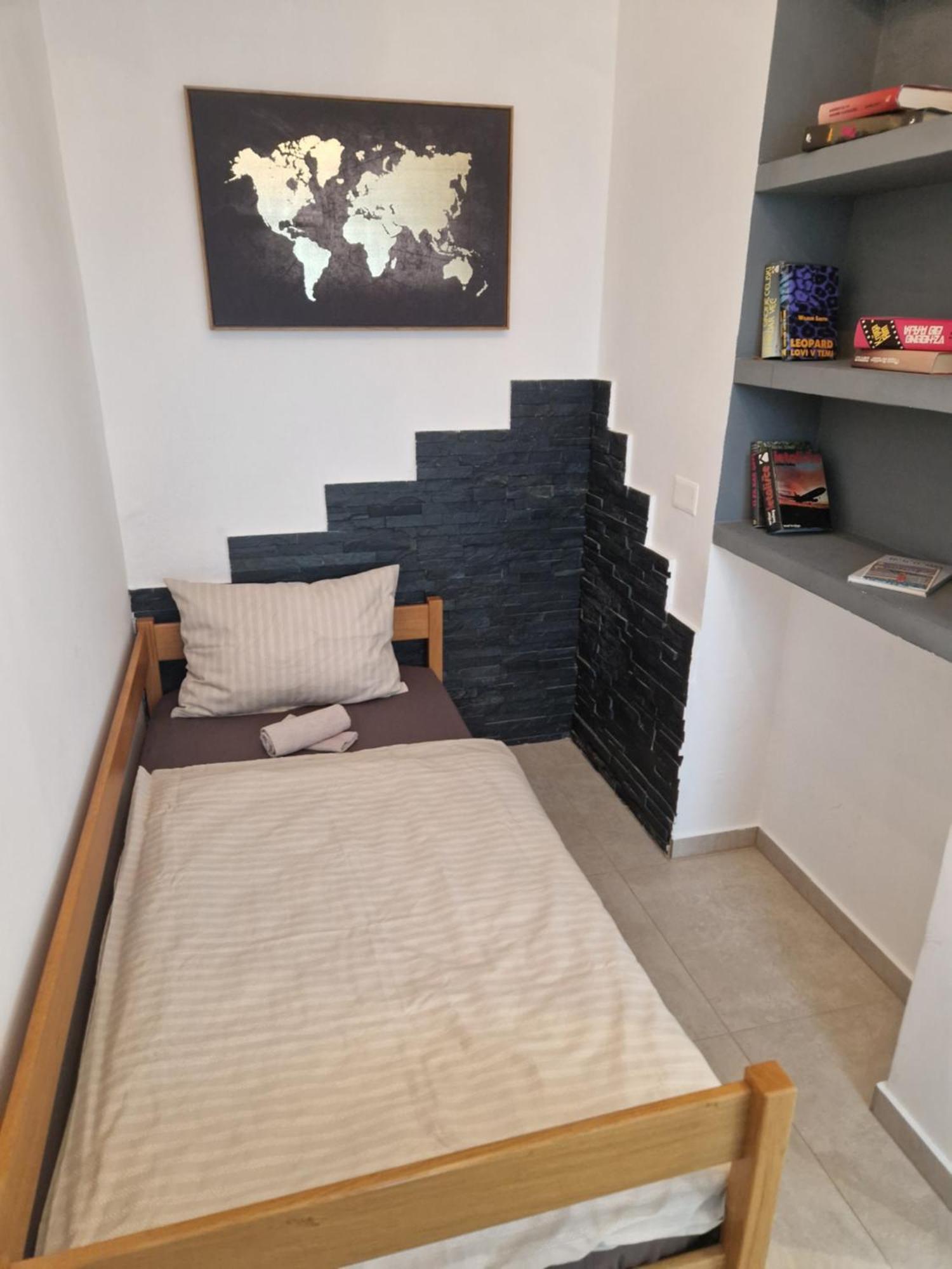 Apartmans Robo โคเปร์ ภายนอก รูปภาพ